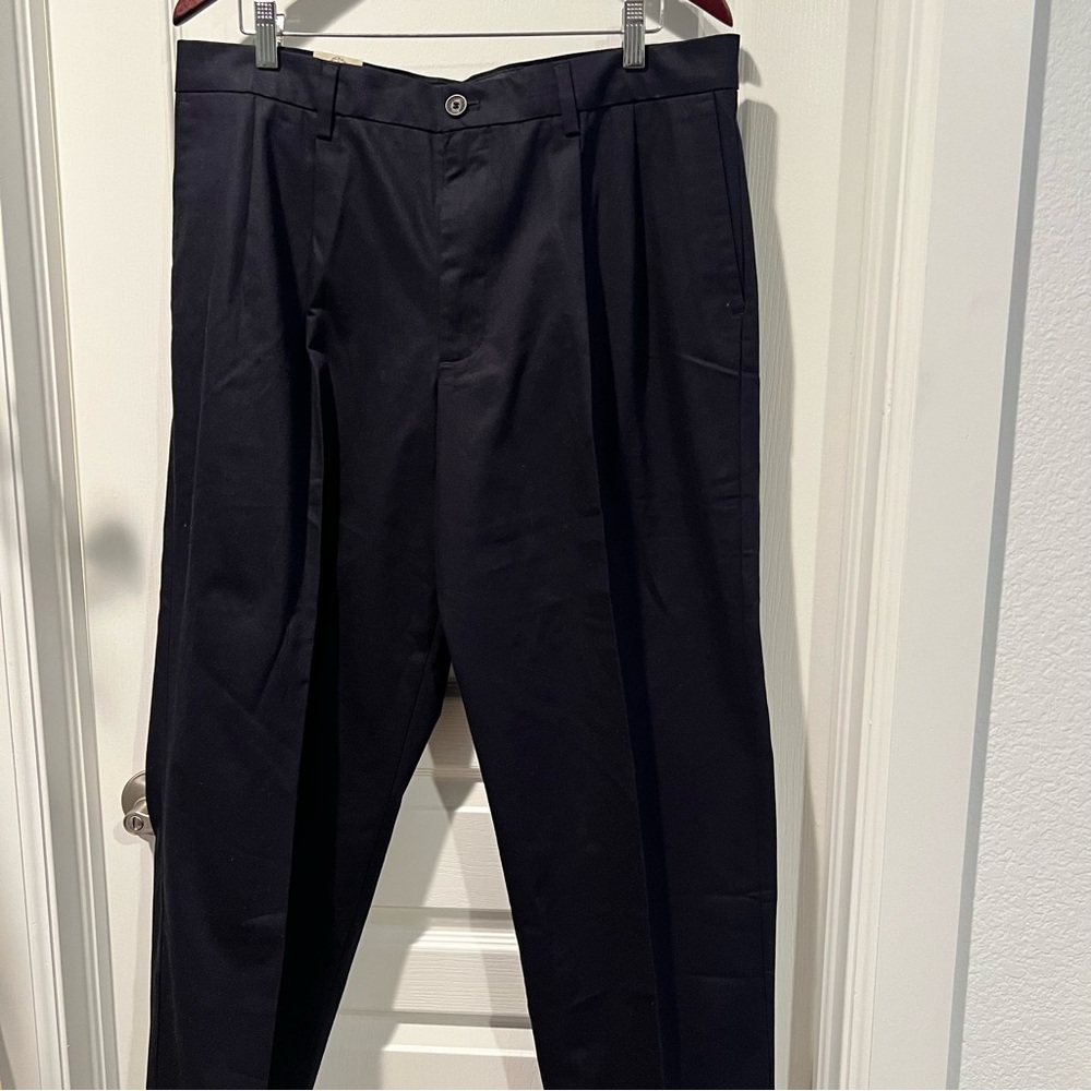Dockers Signature Khaki Relaxed Fit Pleated Navy Stretch Cotton Flex Waist 36x34